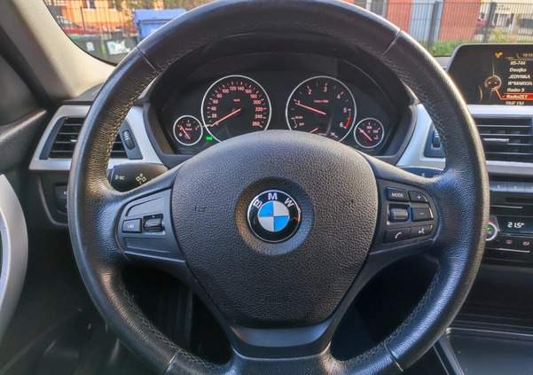 BMW Seria 3 cena 63500 przebieg: 89425, rok produkcji 2016 z Serock małe 631